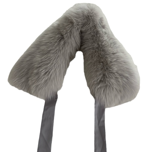 NWT GIFT ready Adrienne Landau fur collar. Dress up your coats or sweaters! - Picture 3 of 11